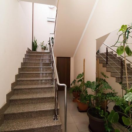 Hotel On Khmelnytskogo 8 카리프 외부 사진