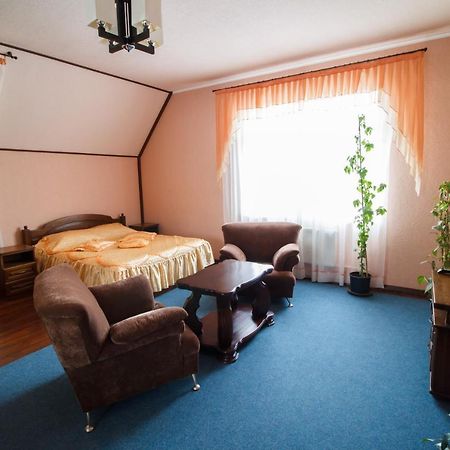 Hotel On Khmelnytskogo 8 카리프 외부 사진