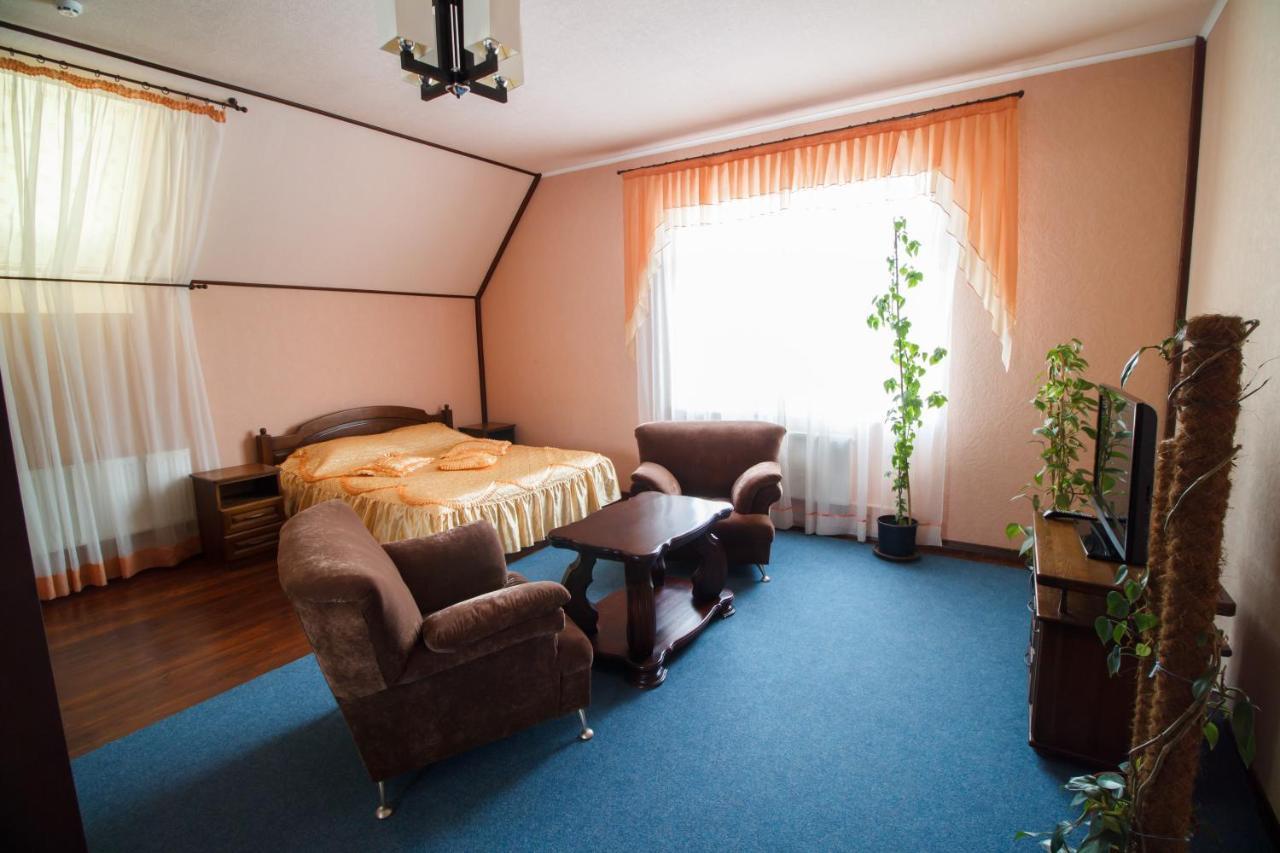 Hotel On Khmelnytskogo 8 카리프 외부 사진